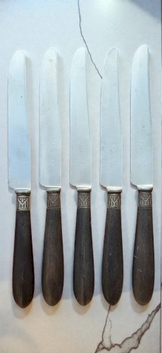 12 couteaux de table Bourgade / Thiers