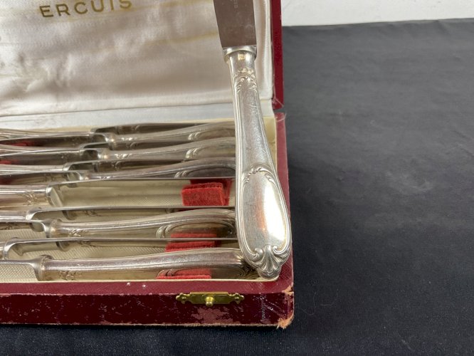 12 couteaux ERCUIS modèle POMPADOUR métal argenté couvert ménagère .