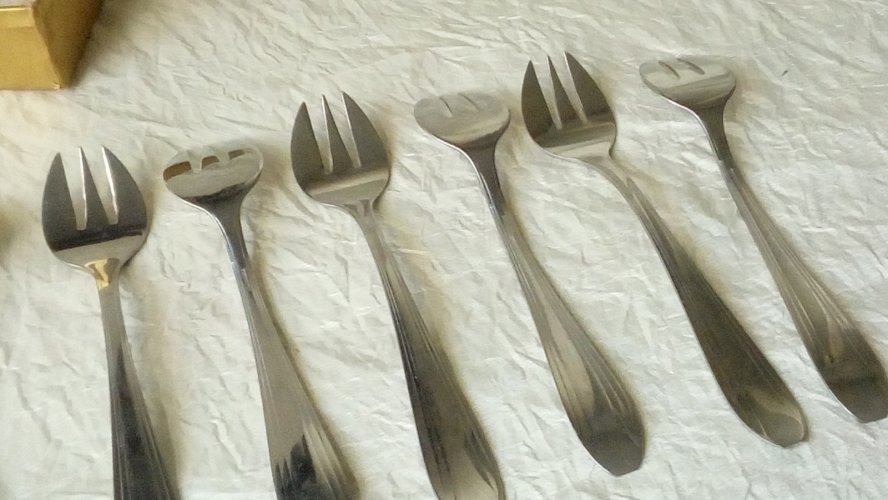 12 FOURCHETTES A HUITRES EN METAL INOX APOLLONOX*