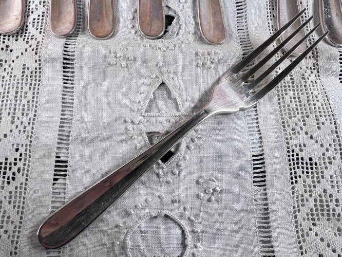 12 fourchettes à poisson Christofle métal argenté monogrammées 17,7 cm