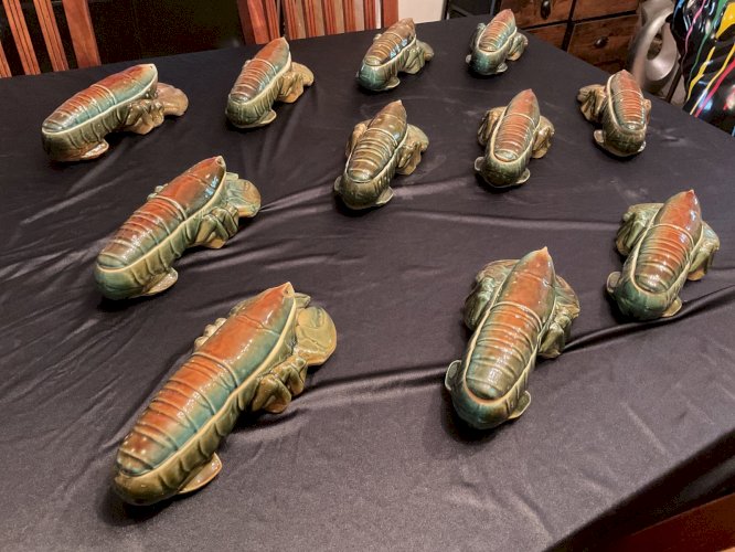 12 HOMARD EN BARBOTINE SOUPIÈRES individuelles ( 27cm)