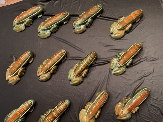 12 HOMARD EN BARBOTINE SOUPIÈRES individuelles ( 27cm)