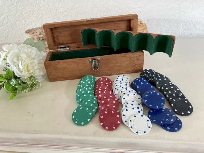 12 ⚜️ Jouet Jeu Ancienne Boite en Bois, 76 Jetons de Poker en plastique Vintage