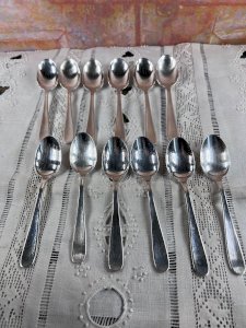 12 petites cuillères Christofle métal argenté monogrammées 13,2 cm