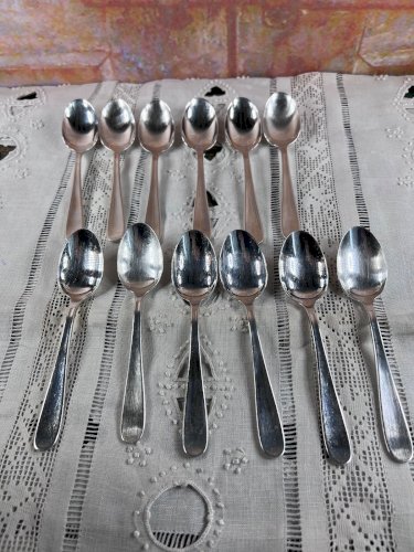 12 petites cuillères Christofle métal argenté monogrammées 13,2 cm