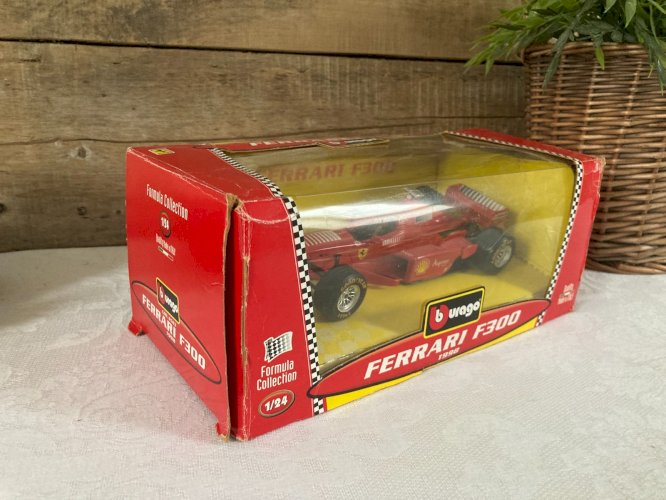 1225 ⚜️ Voiture de Collection Formule 1  Ferrari F300 Burago 1/24