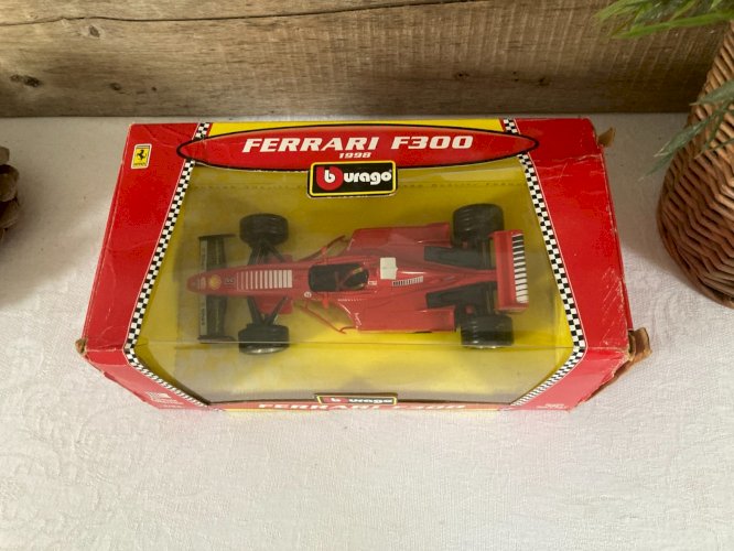 1225 ⚜️ Voiture de Collection Formule 1  Ferrari F300 Burago 1/24