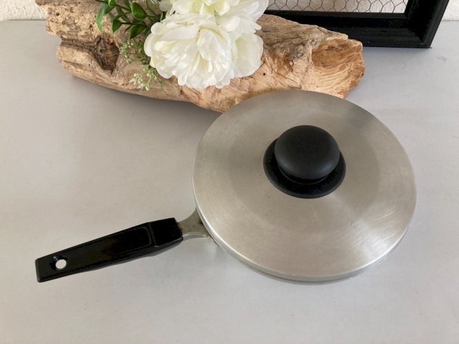 125⚜️ Ancienne Poêle Pour Œufs à Pocher en Aluminium Ø 20 Cm Vintage