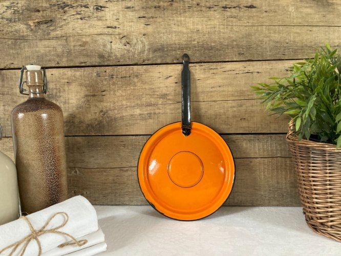 126⚜️ Ancien Couvercle en Tôle Émaillée Orange Vintage Diamètre 20 Cm