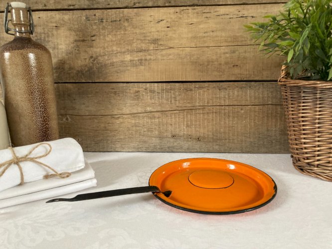 126⚜️ Ancien Couvercle en Tôle Émaillée Orange Vintage Diamètre 20 Cm