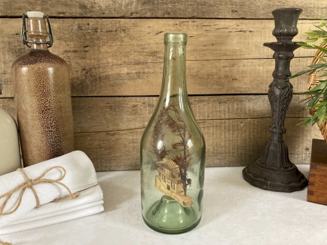 126⚜️ Ancienne Bouteille en Verre Déco Chalet Bois Souvenir Belley Haut 26,5 Cm