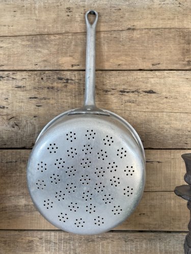 126⚜️ Ancienne Passoire Poinçonnée Tournus Unis France Aluminium Diamètre 20 Cm