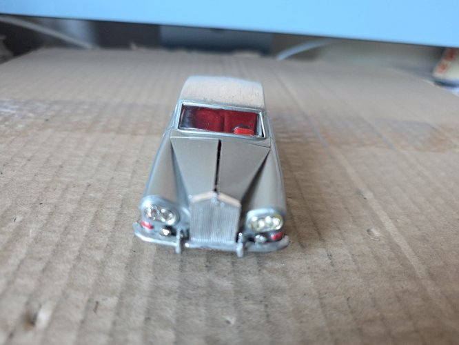 1/43   Politoys M -N° 518 -- Rolls Royce Silver Cloud Grise