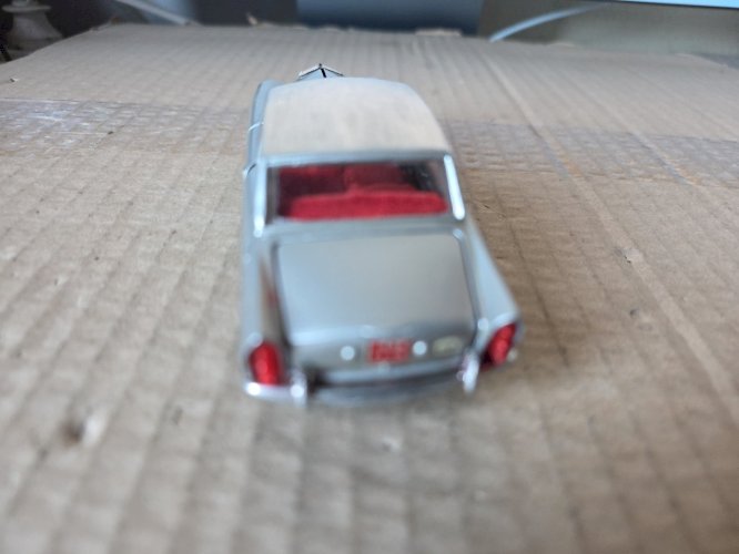 1/43   Politoys M -N° 518 -- Rolls Royce Silver Cloud Grise