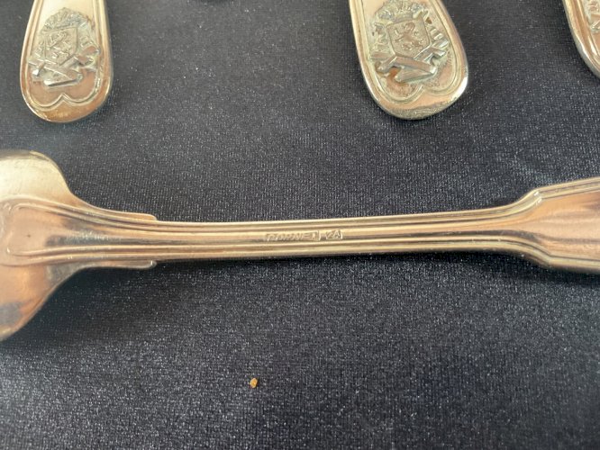 15 cuillères métal argenté blason armoiries couronne .