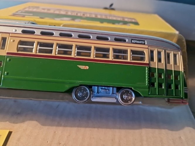 1/50 CORGI STREET CAR PHILADELPHIA quasi neuf en boite -long 28 cm