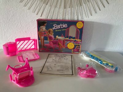 16⚜️ Vintage Barbie Beauty Salon Toy by Mattel Year 1987