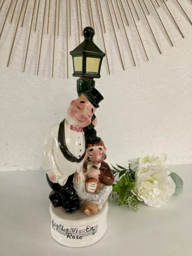 18 ⚜️ Ancienne Bouteille à Liqueur  Boite à Musique en Porcelaine La Vie en Rose