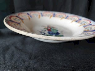 1870 /1900 coquille st jacques  Gien Faience Opaque / femme dansant