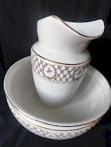 1930/1950 /Onnaing Hamage /1297 /roses /dorures Broc et bassin de toilette