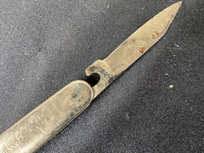 2 ancien couteaux Collection . Publicitaire