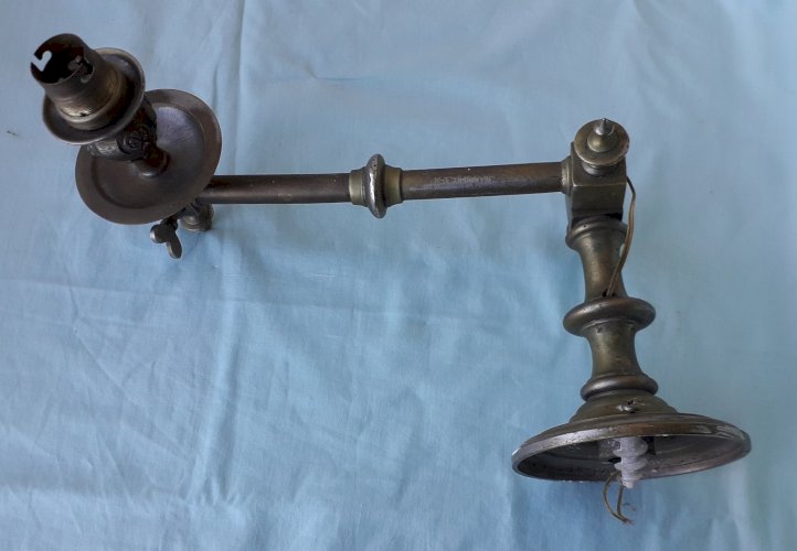 2 anciennes appliques à gaz
