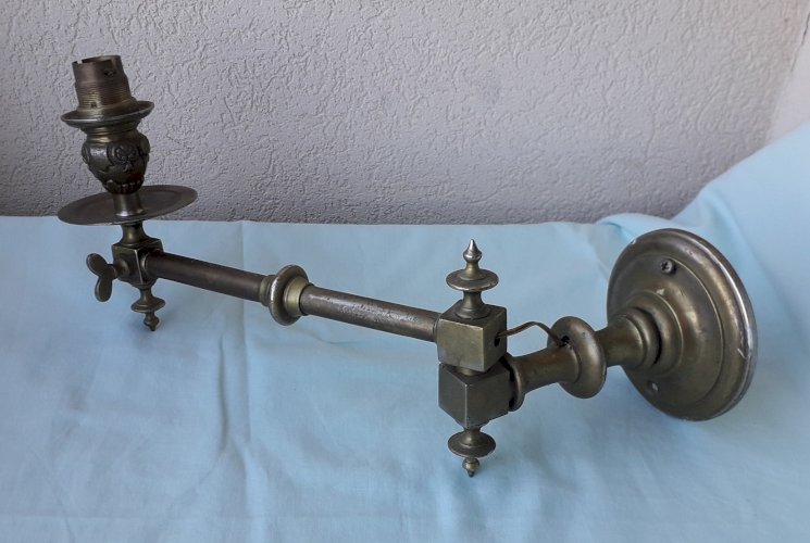 2 anciennes appliques à gaz