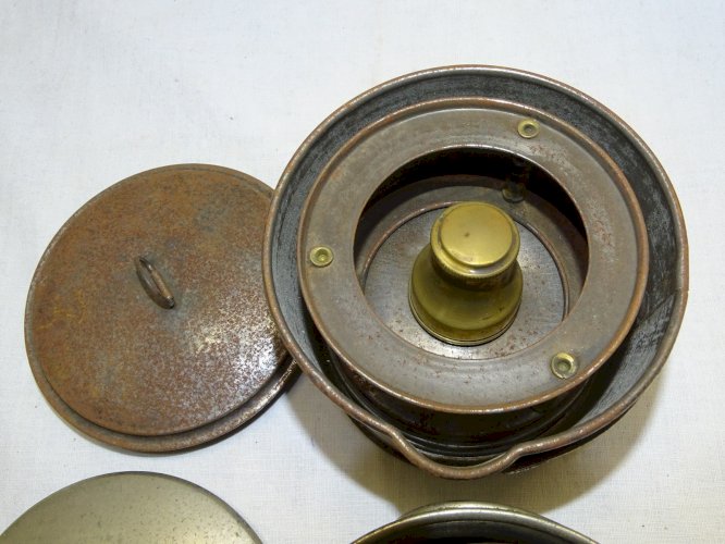 -2 ANCIENNES GAMELLES QUART DU SOLDAT RECHAUD PAQUETAGE MILITARIA COLLECTION