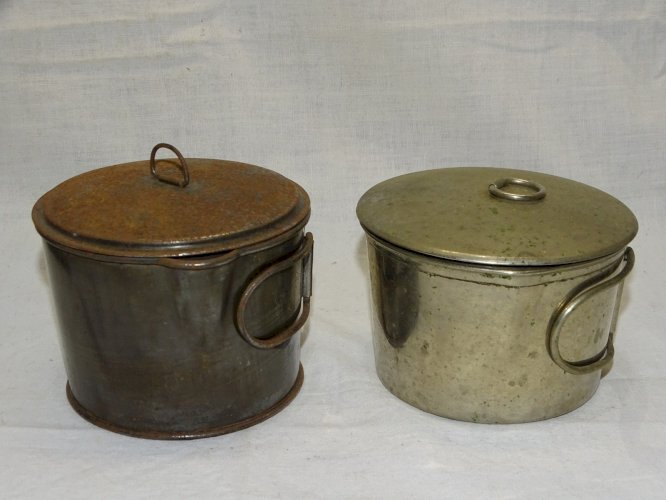 -2 ANCIENNES GAMELLES QUART DU SOLDAT RECHAUD PAQUETAGE MILITARIA COLLECTION