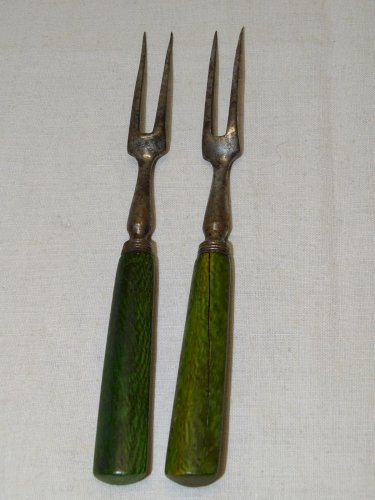 -2 ANCIENNES PETITES FOURCHETTES MANCHES BOIS PEINT COLLECTION ART DE LA TABLE D