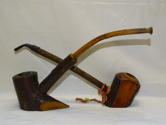 -2 ANCIENNES PIPES  BOIS UNE MARQUEE VRAI MERISIER COLLECTION OBJET DE FUMEUR  D