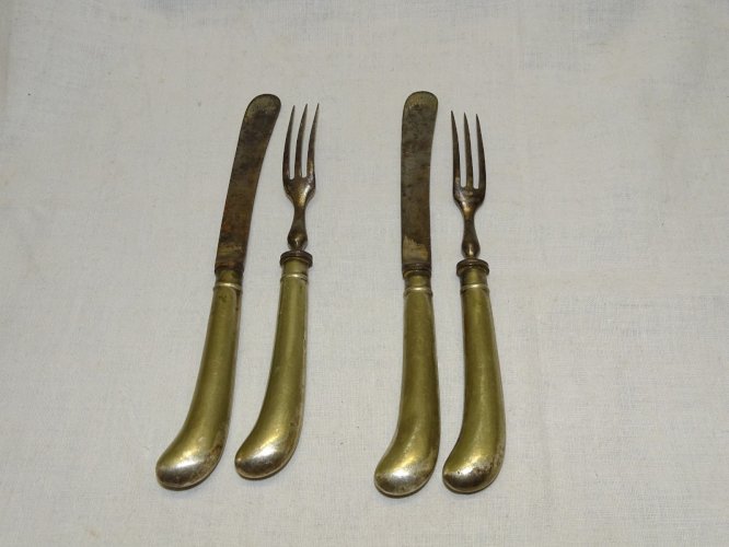 -2 ANCIENS COUVERTS ENFANTS ou A FRUITS DESARGENTES COLLECTION ART DE LA TABLE D