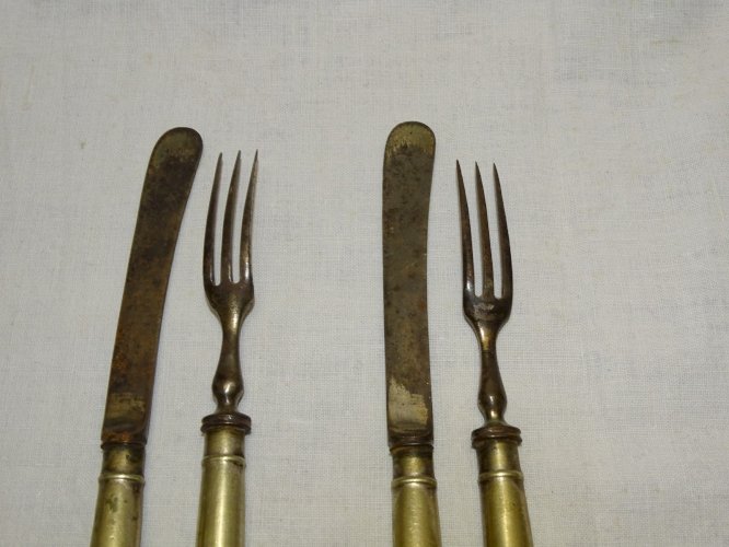 -2 ANCIENS COUVERTS ENFANTS ou A FRUITS DESARGENTES COLLECTION ART DE LA TABLE D