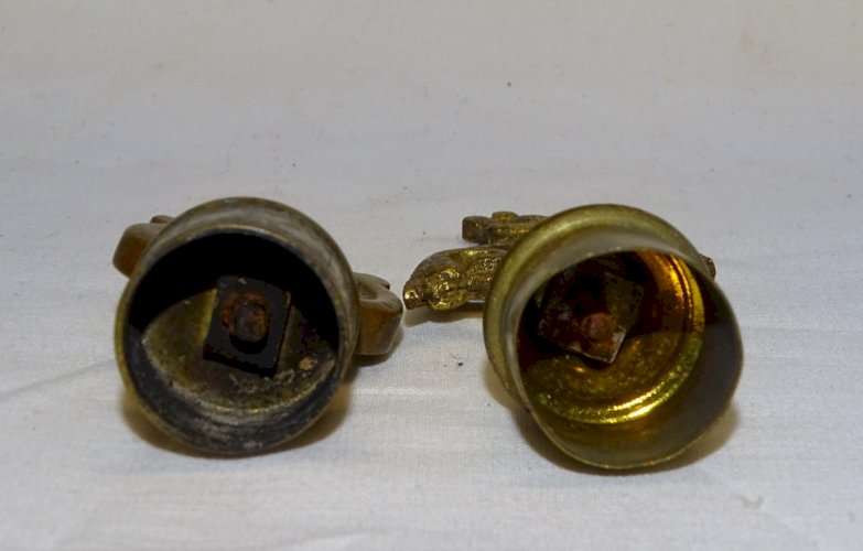 -2 ANCIENS ETOUFFOIRS A BOUGIE BRONZE & LAITON 2 MODELES DIFFERENTS COLLECTION D