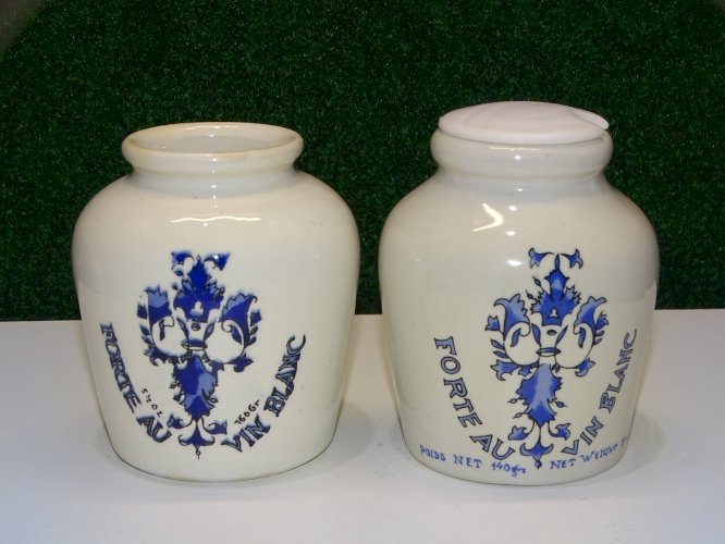 -2 ANCIENS POT MOUTARDE GREY POUPON 1 SARREGUEMINES et 1 LONGCHAMP COLLECTION  D