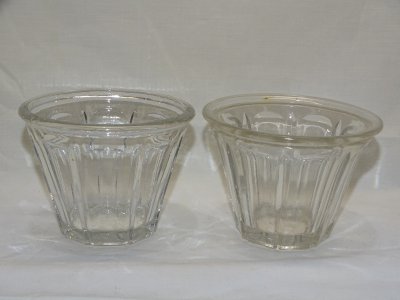 - 2 ANCIENS POTS A CONFITURE EN VERRE FORME CONIQUE COLLECTION DECO CUISINE   D