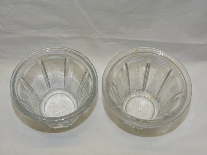 - 2 ANCIENS POTS A CONFITURE EN VERRE FORME CONIQUE COLLECTION DECO CUISINE   D