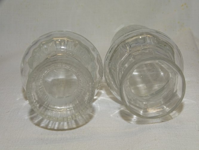 -2 ANCIENS VASES DE VOITURE EN VERRE BOUTS à FACETTES SANS SUPPORT COLLECTION  D