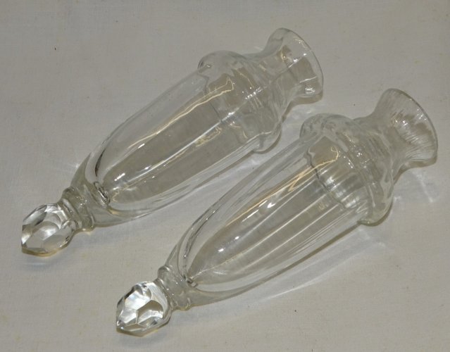 -2 ANCIENS VASES DE VOITURE EN VERRE BOUTS à FACETTES SANS SUPPORT COLLECTION  D
