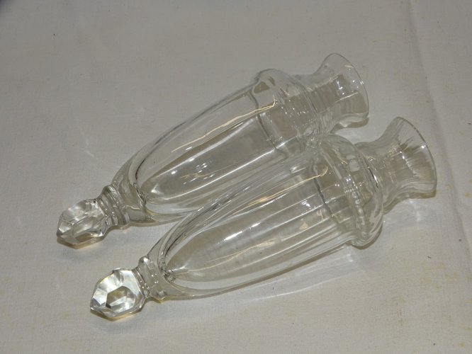 -2 ANCIENS VASES DE VOITURE EN VERRE BOUTS à FACETTES SANS SUPPORT COLLECTION  D