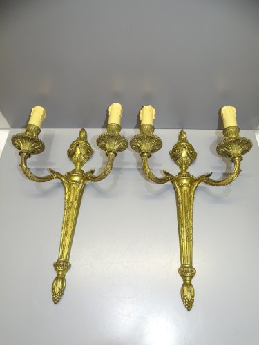-2 APPLIQUES MURALES BRONZE STYLE LOUIS XVI SECOND EMPIRE LACARRIERE DELATOUR