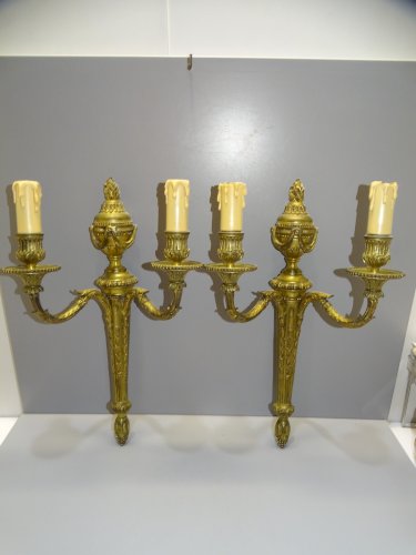 -2 APPLIQUES MURALES BRONZE STYLE LOUIS XVI SECOND EMPIRE LACARRIERE DELATOUR
