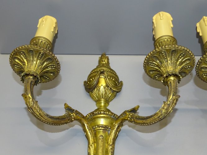 -2 APPLIQUES MURALES BRONZE STYLE LOUIS XVI SECOND EMPIRE LACARRIERE DELATOUR