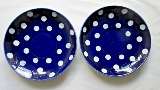 2 dessert plates Sarreguemines, Confettis model, navy blue with white polka dots