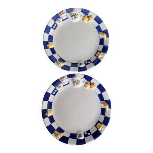 2 assiettes à dessert vintage en barbotine décor petit déjeuner