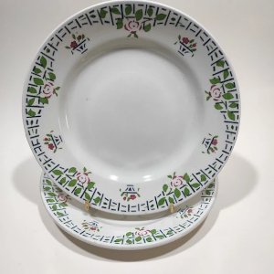 2 assiettes de Niderviller, modèle Fontenay