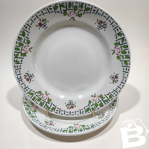 2 assiettes de Niderviller, modèle Fontenay