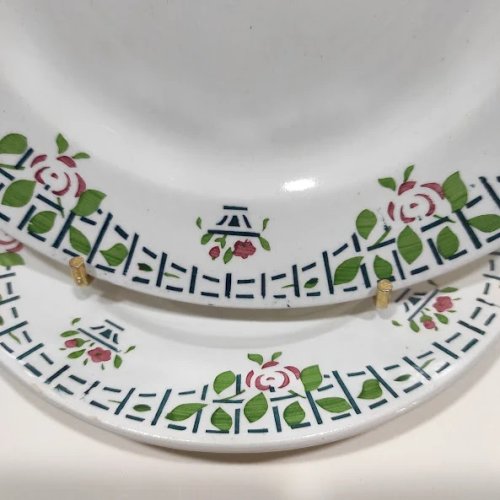 2 assiettes de Niderviller, modèle Fontenay