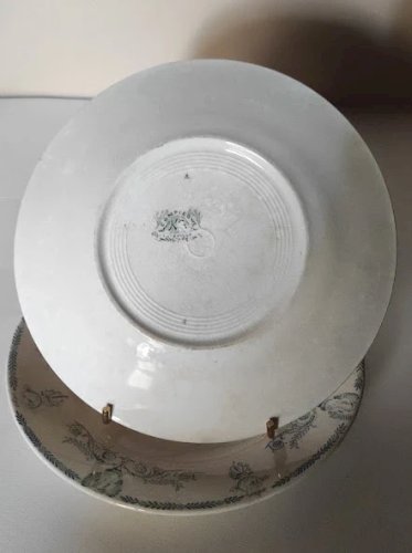 2 assiettes en Terre de Fer KG Lunéville, modèle Compiégne