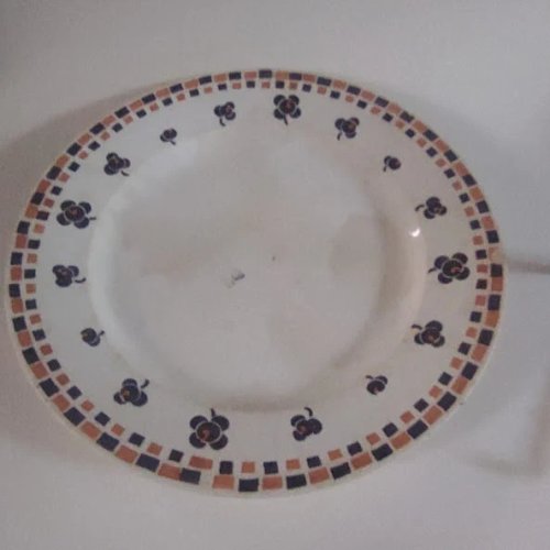 2 assiettes plates, Digoin Sarreguemines, modèle Lugdunum